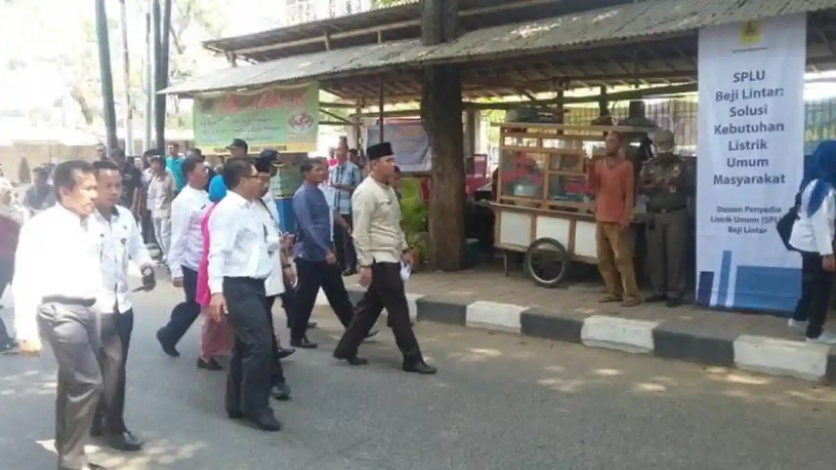 PLN Disjaya Resmikan SPLU Untuk Pedagang Kaki Lima