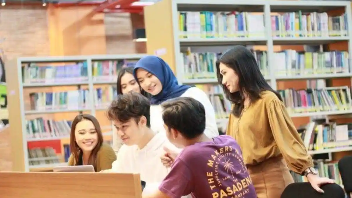 Strategi Perguruan Tinggi Membangun SDM Bertalenta yang Adaptif dan Inovatif di Era Global