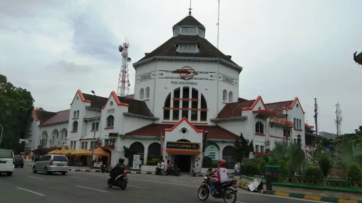 Kantor Pos Besar Medan bekas Kantor Jawatan Belanda