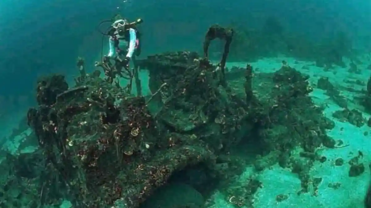 Wisata Morotai, Terumbu Karang dan Bangkai Pesawat Perang Dunia II yang Menyatu