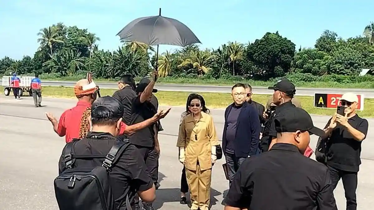BREAKING NEWS: Megawati, Ganjar dan Mahfud MD Tiba di Ende