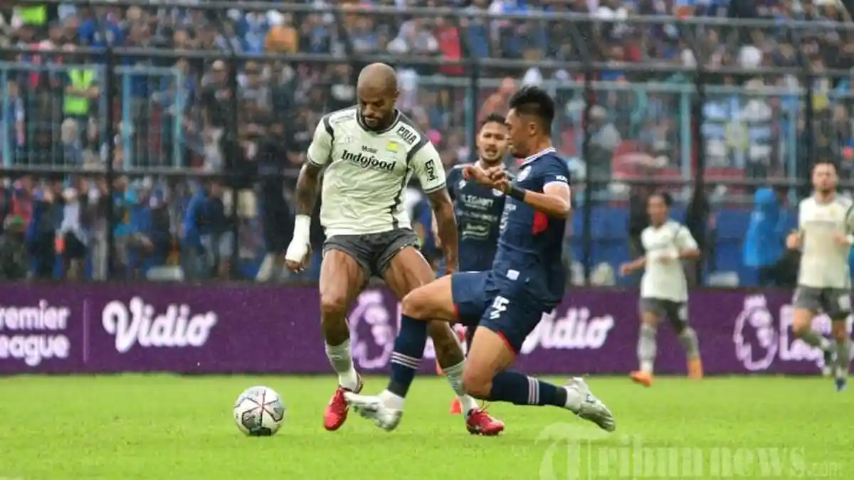 Liga 1: Persib Bandung Bertolak ke Padang Tanpa Nick Kuipers dan Ryan Kurnia