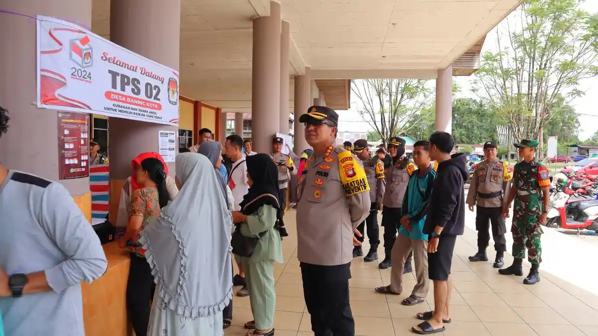 Pamatwil Polda Kalbar Kunjungi TPS, KPU dan Bawaslu Sintang