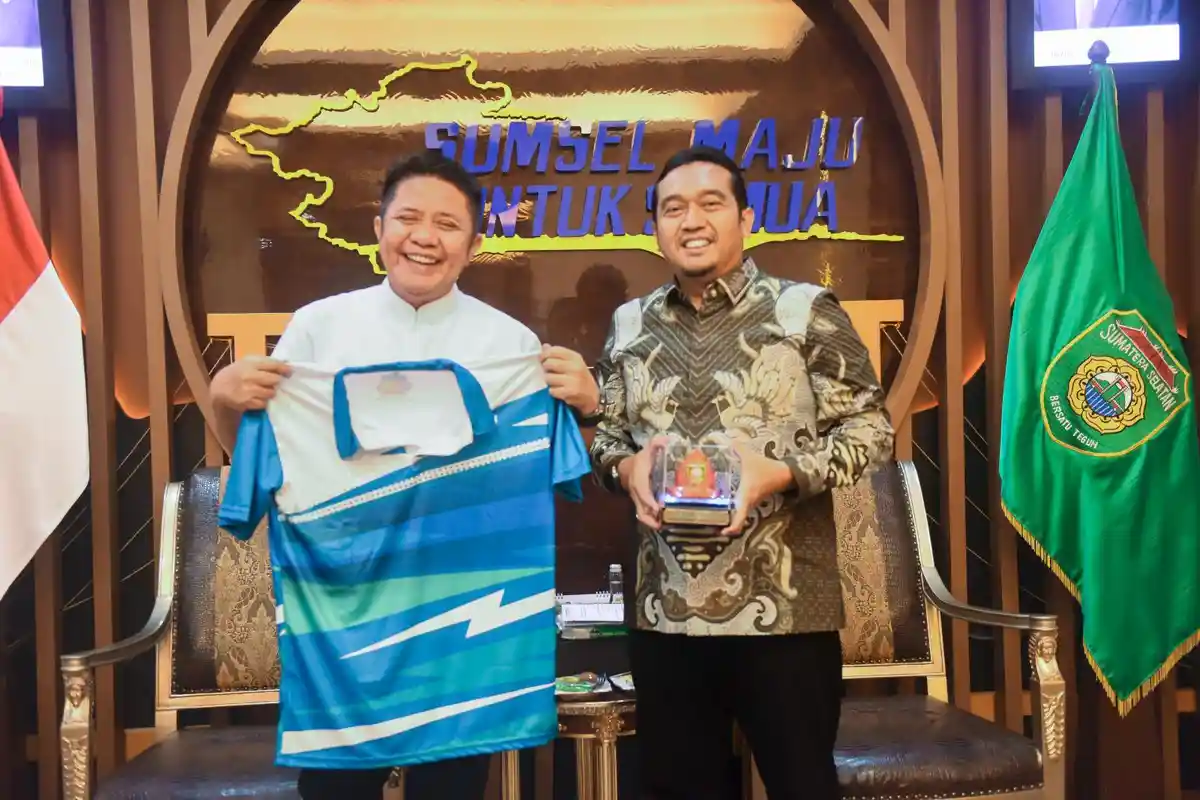 Gubernur Sumsel, Herman Deru Semarakkan PLN Mobile Color Run 2025