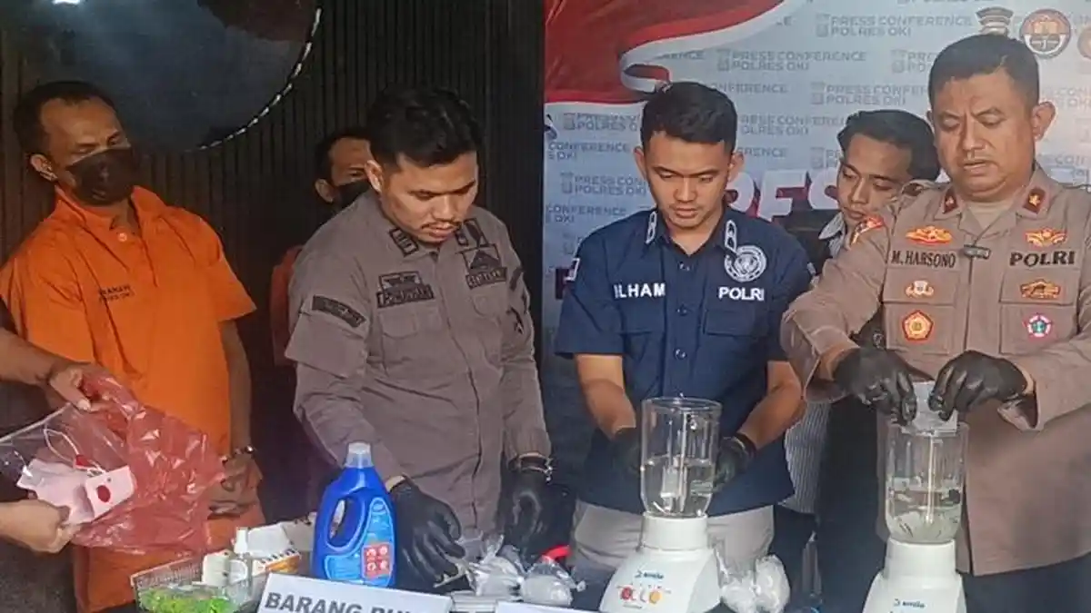 KOMPOL Harsono Blender Narkoba Senilai Rp 1 Miliar, Bandar Narkoba Ini Cuma Bisa Celingak-celinguk