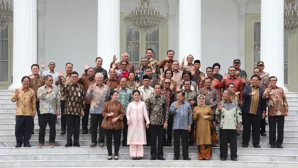 Sering Telepon Tengah Malam, Jokowi Minta Maaf Kepada Menteri Kabinet Kerja I
