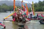 Prosesi-Tradisi-Pahargyan-Adat-Longkangan-ke-177-di-Pantai-Blado-Trenggalek.jpg