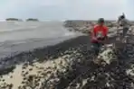Tongkang Patah Dua dihantam Badai