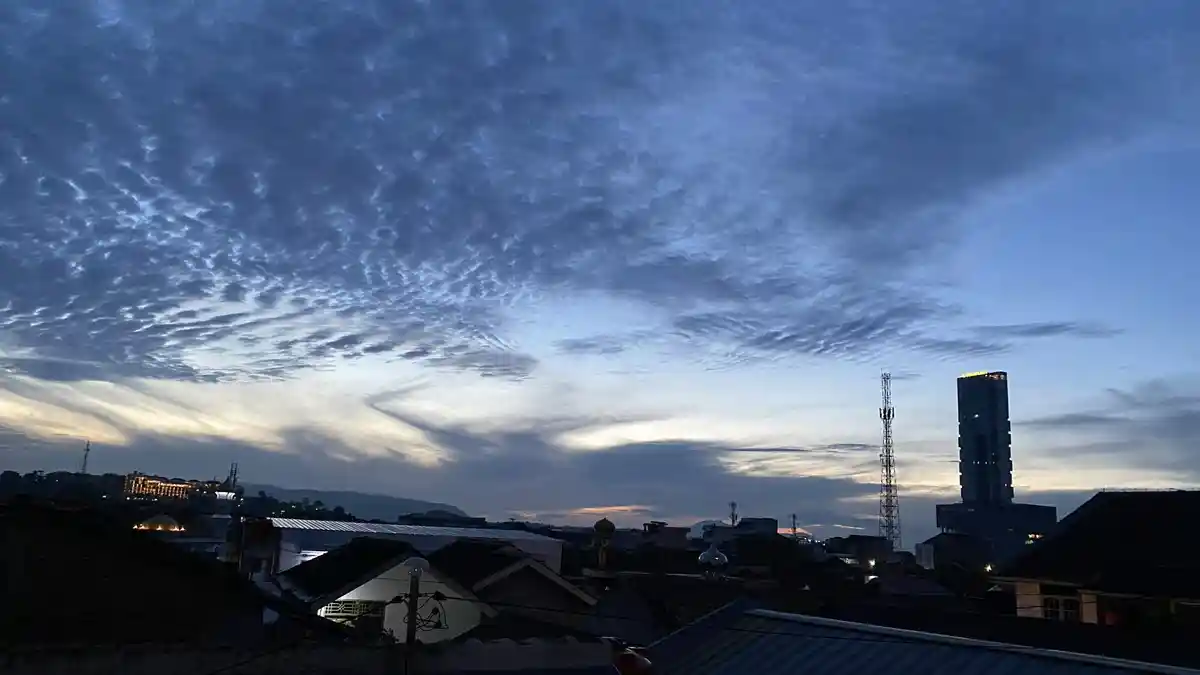 Prakiraan Cuaca Lampung Kamis 9 April 2026, Potensi Hujan pada Siang hingga Sore Hari