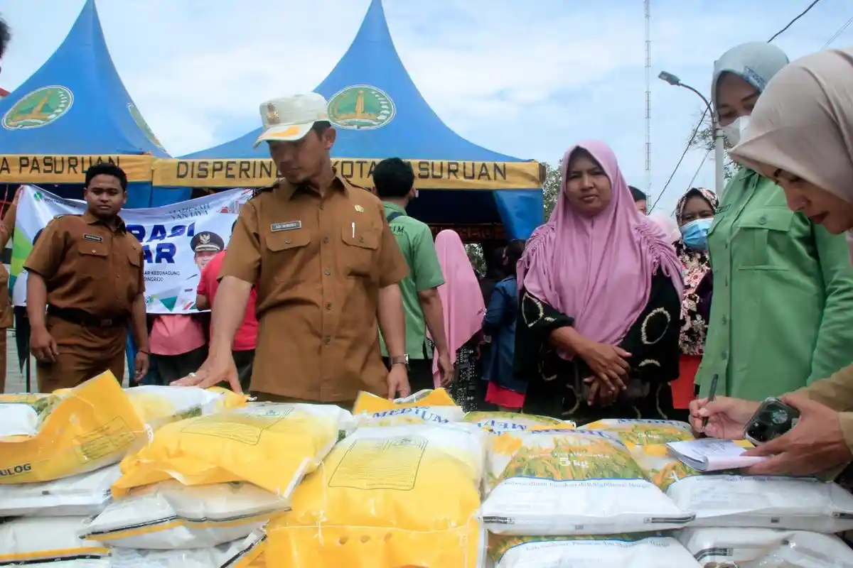 Wawali Pasuruan Tinjau Operasi Pasar untuk Jaga Stabilitas Harga Beras