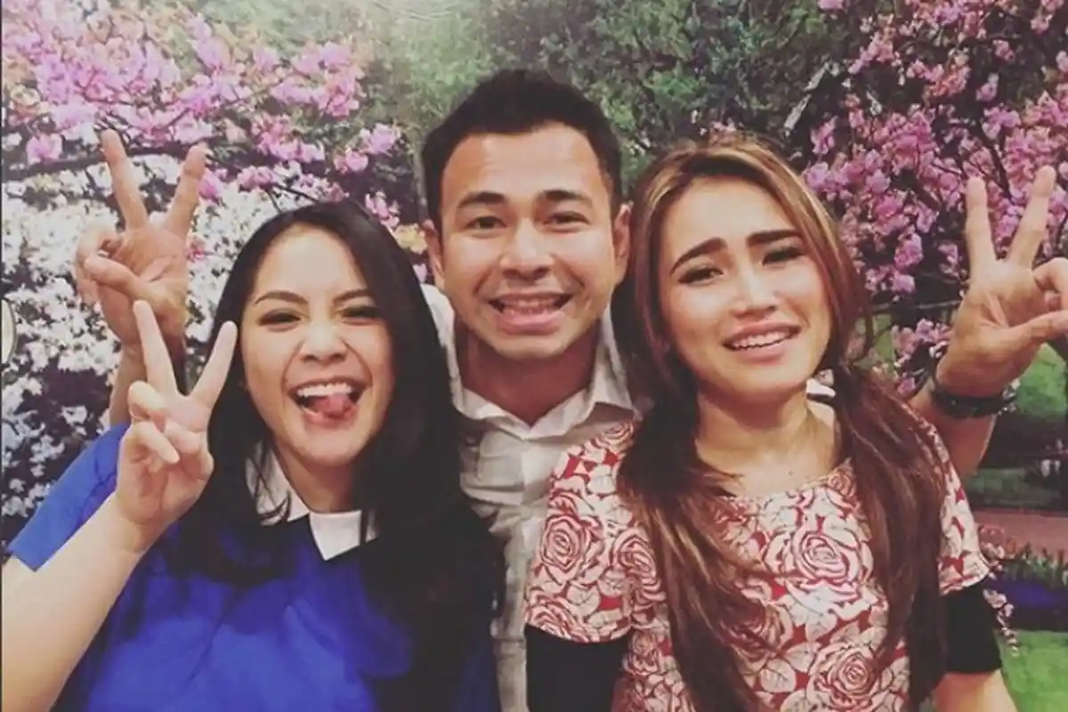 Lihat Foto Ayu Ting Ting, Raffi Ahmad Mendadak Panjatkan Doa dan Ungkap Watak Aslinya