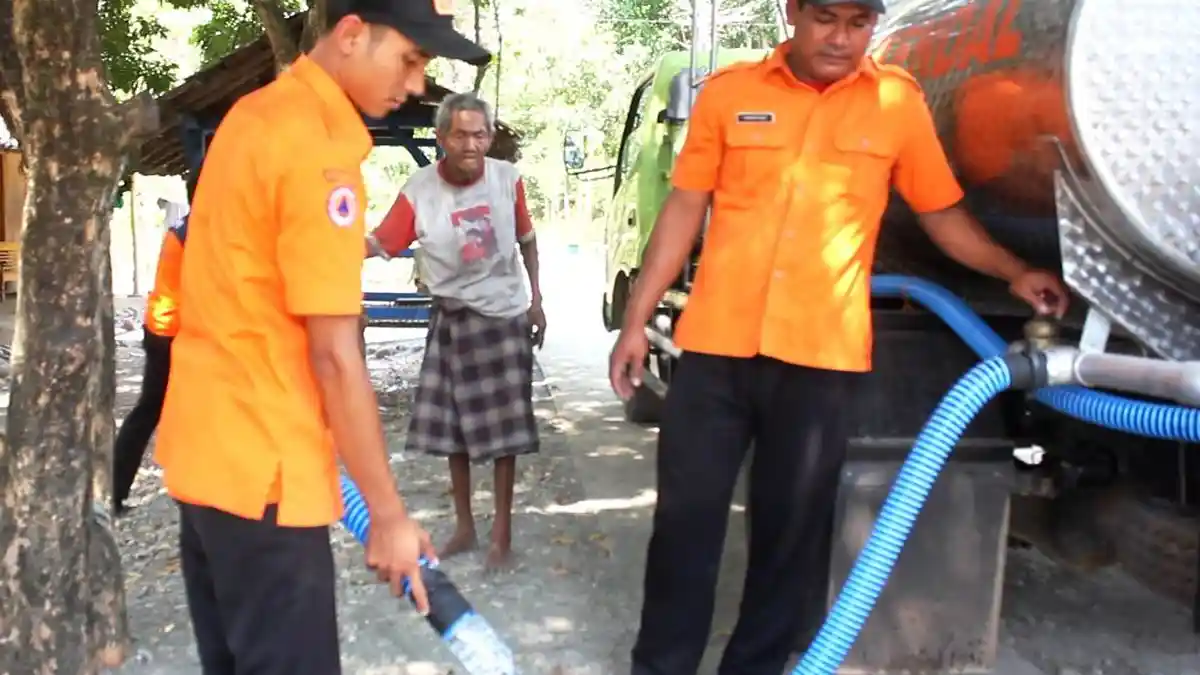 Mbah Wanto Senang Ada Bantuan Air Bersih dari BPBD Kendal