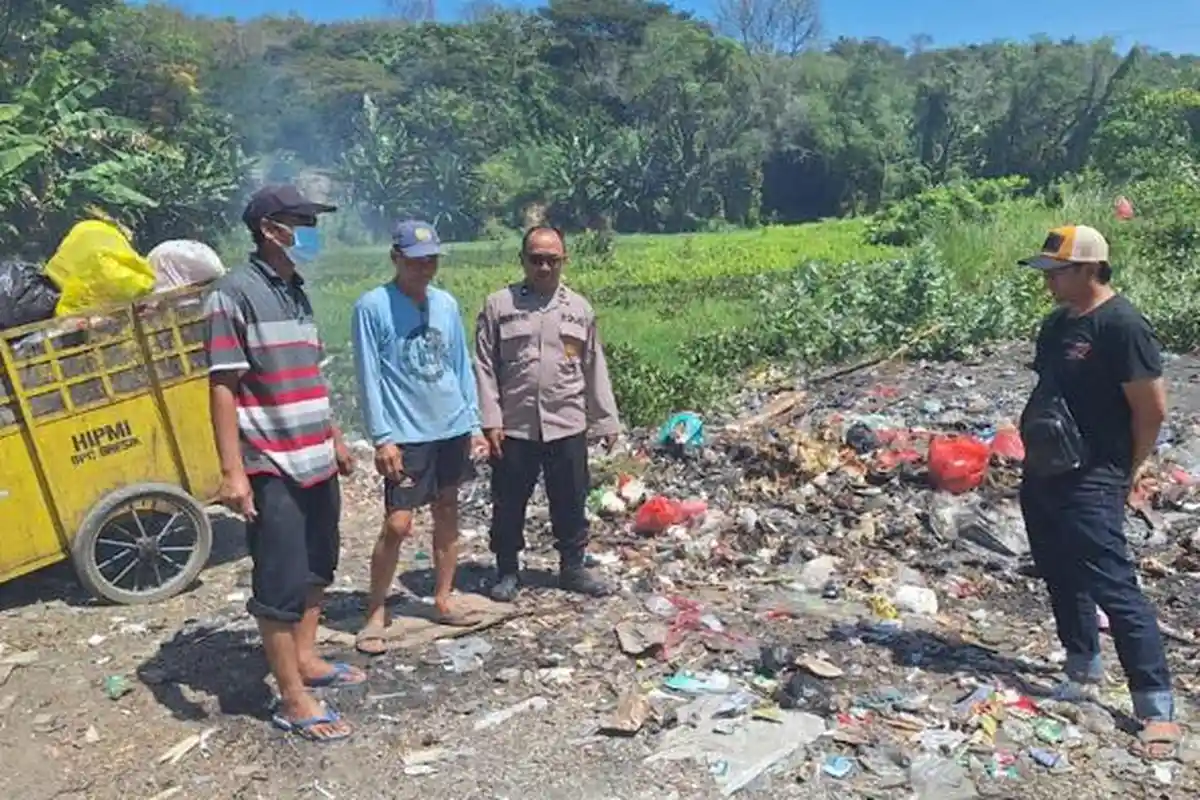 Terpeleset Saat Buang Sampah, Wanita Tua di Gresik Meninggal Tenggelam di Dalam Telaga
