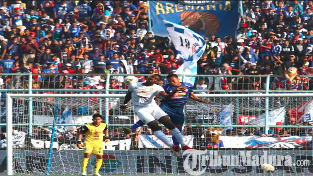 Singo Edan Pakai Jersey Baru, Arema FC Hancurkan Bajul Ijo Persebaya 4-0 Permanis Kado Ulang Tahun