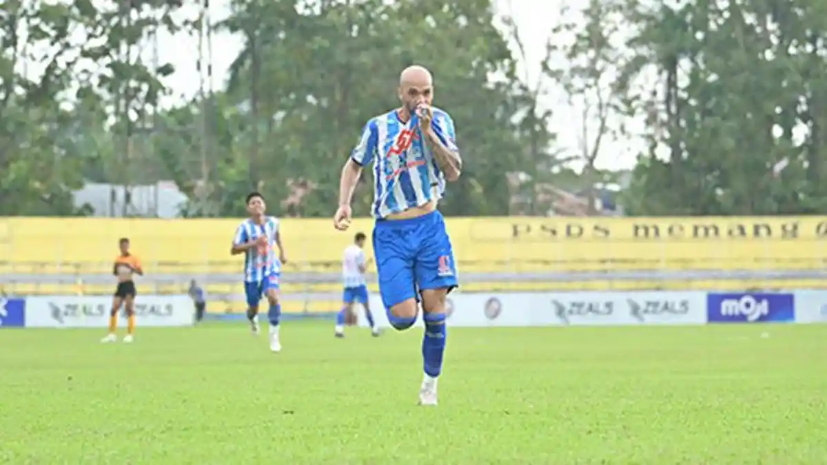 PSPS Lawan 9 Pemain, PSPS Riau Tekuk PSDS 3 - 1 di Play-Off Degradasi ...