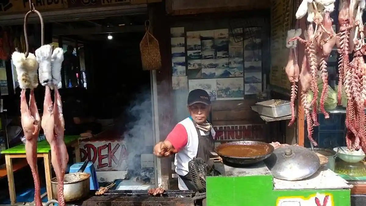 Diserbu Wisatawan Kaliurang, Pak Go Potong 32 Kelinci