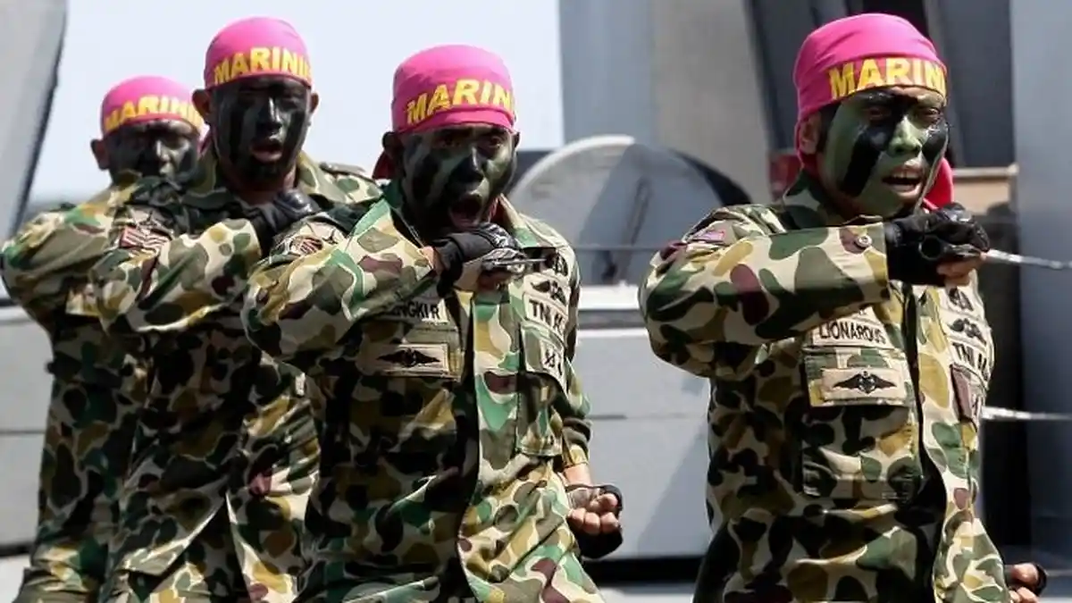 Ini Alasan Kenapa Baret Korps Marinir Warna Ungu