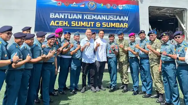 Pemerintah Lepas Pengiriman Bantuan untuk Korban Bencana Sumatera dari Pengusaha dengan Kapal TNI AL