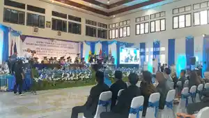 WISUDA-POLNAM-c.jpg
