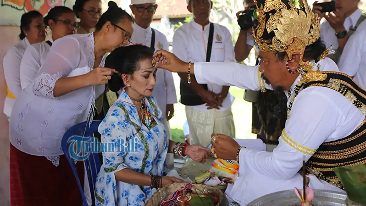 Mengharukan, Upacara Sudhi Wadani Kanjeng Raden Ayu dari Keraton Solo di Bali, Ini Penuturannya!