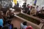 Anas Urbaningrum Ziarah Kemakam Bung Karno