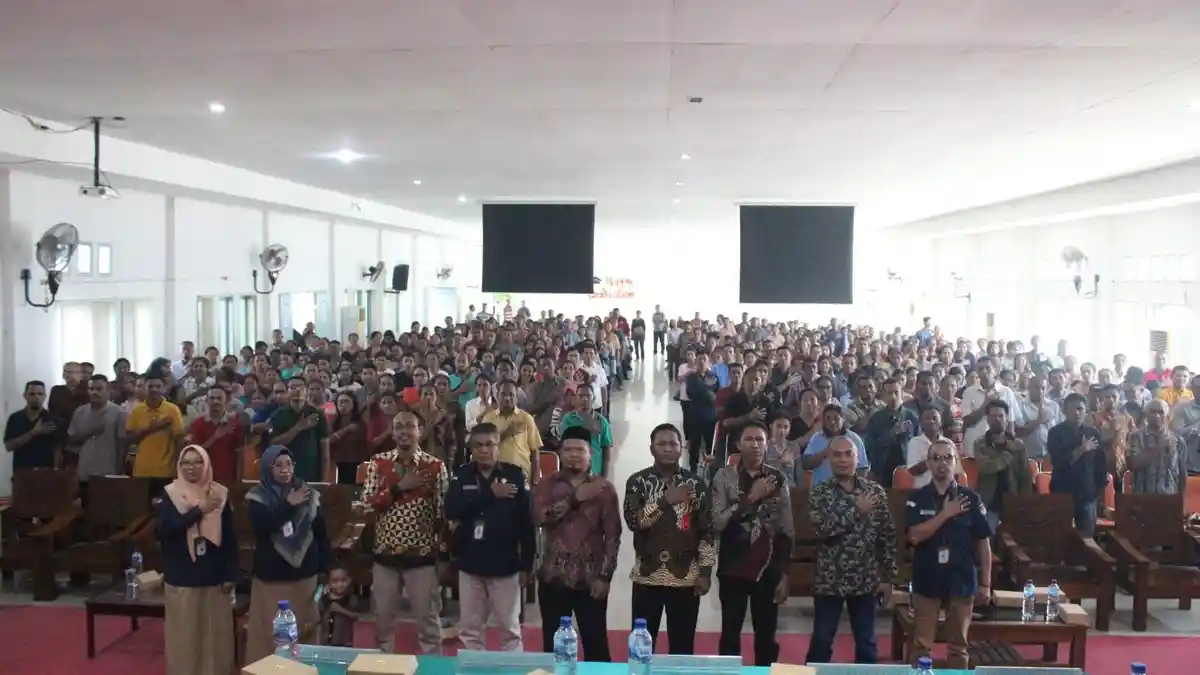 KPU Sikka Kukuhkan 645 orang Sekretariat PPK-PPS Pilkada 2024