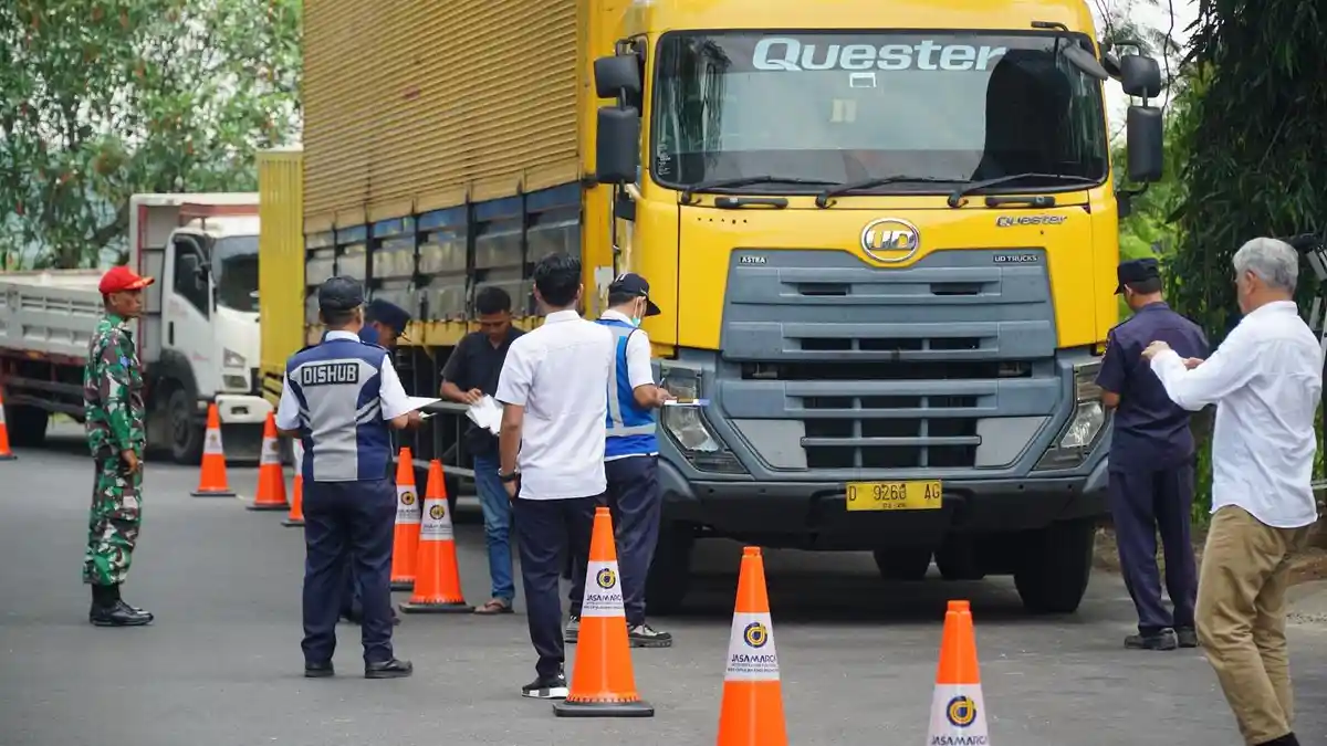 205 Truk Besar Terjaring Operasi ODOL di Tol Cipularang
