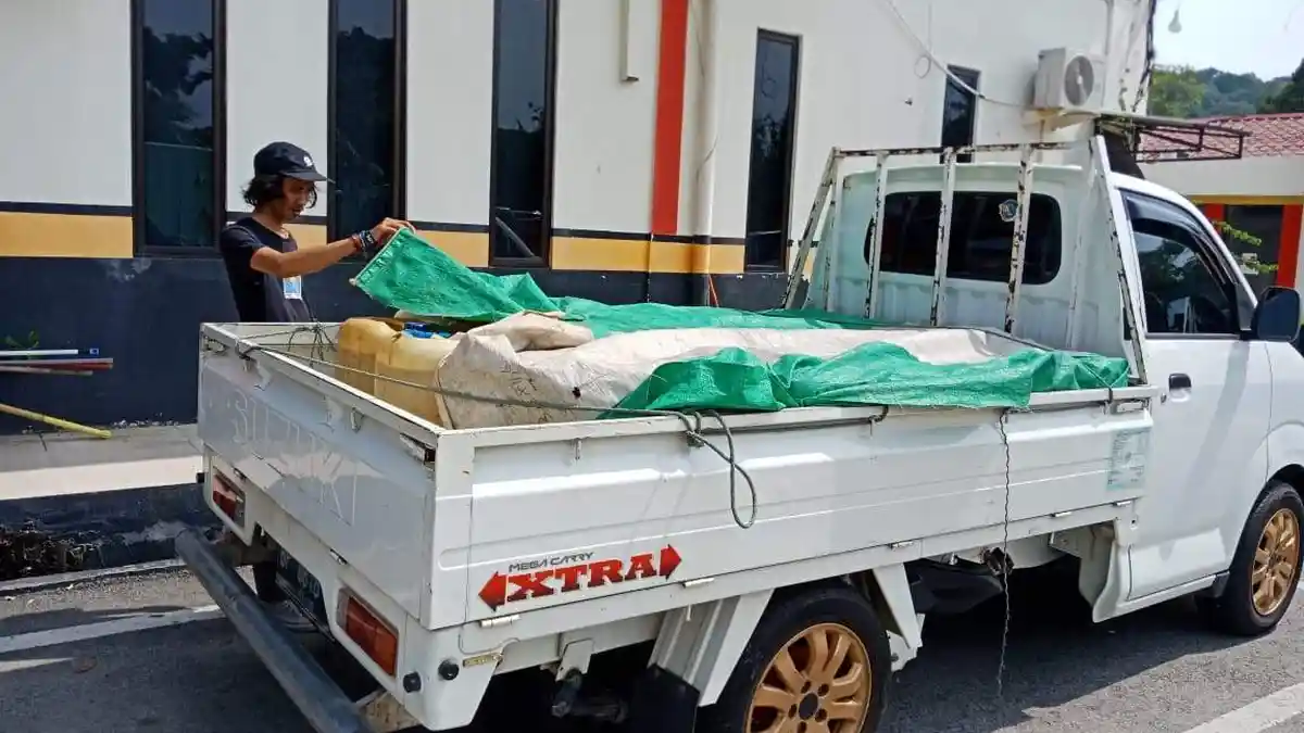 Polresta Barelang Lepaskan Kembali Pelangsir Minyak yang Sempat Ditangkap di Skupang