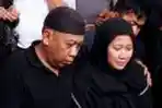 Pemakaman Istri Tukul