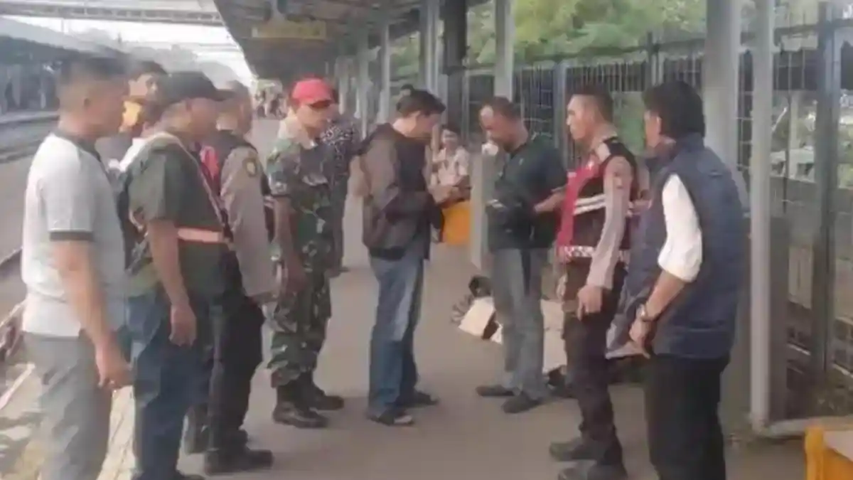 Pria Tewas Tertabrak KRL di Dekat Stasiun Jurang Mangu, Identitas Belum Diketahui - Tribunjateng.com
