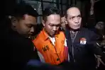 KPK-Tahan-Bupati-Cilacap-Syamsul-Auliya-Rachman_20260314_230355.jpg