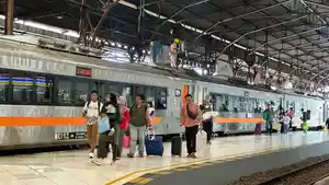 suasana-kedatangan-dan-keberangkatan-penumpang-di-stasiun-daop-5-purwokerto.jpg