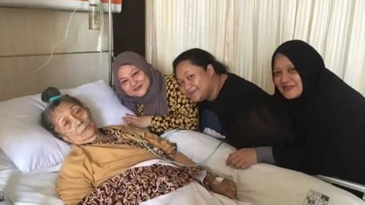 Duka Lebaran di Keluarga Tike Priatnakusumah