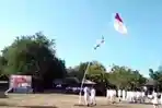 anggota-paskibraka-jatuh-dari-tiang-bendera-lihat-foto-foto-dan-videonya.jpg