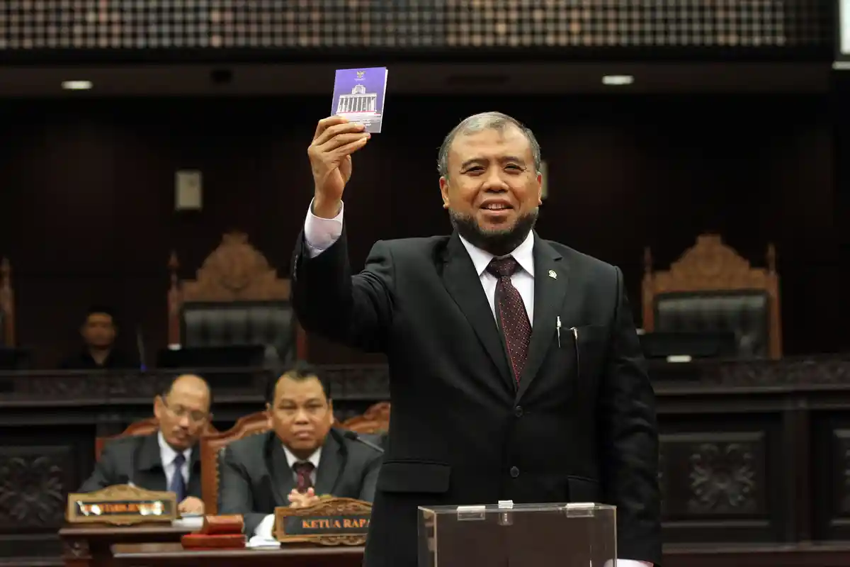 Meski dari Keluarga Berada, Patrialis Akbar Pernah jadi Sopir Angkot, Begini Liku-liku Hidupnya