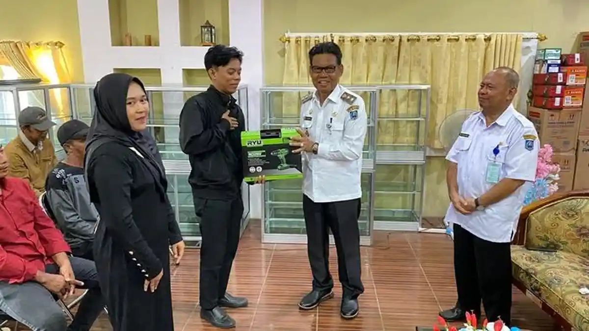 Pelaku UMKM di HSS Terima Bantuan Peralatan Pendukung Usaha