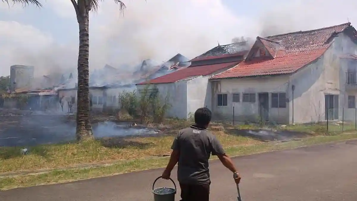 Rumah di Marina Habis Terbakar, Api Diduga dari Lahan Belakang Rumah