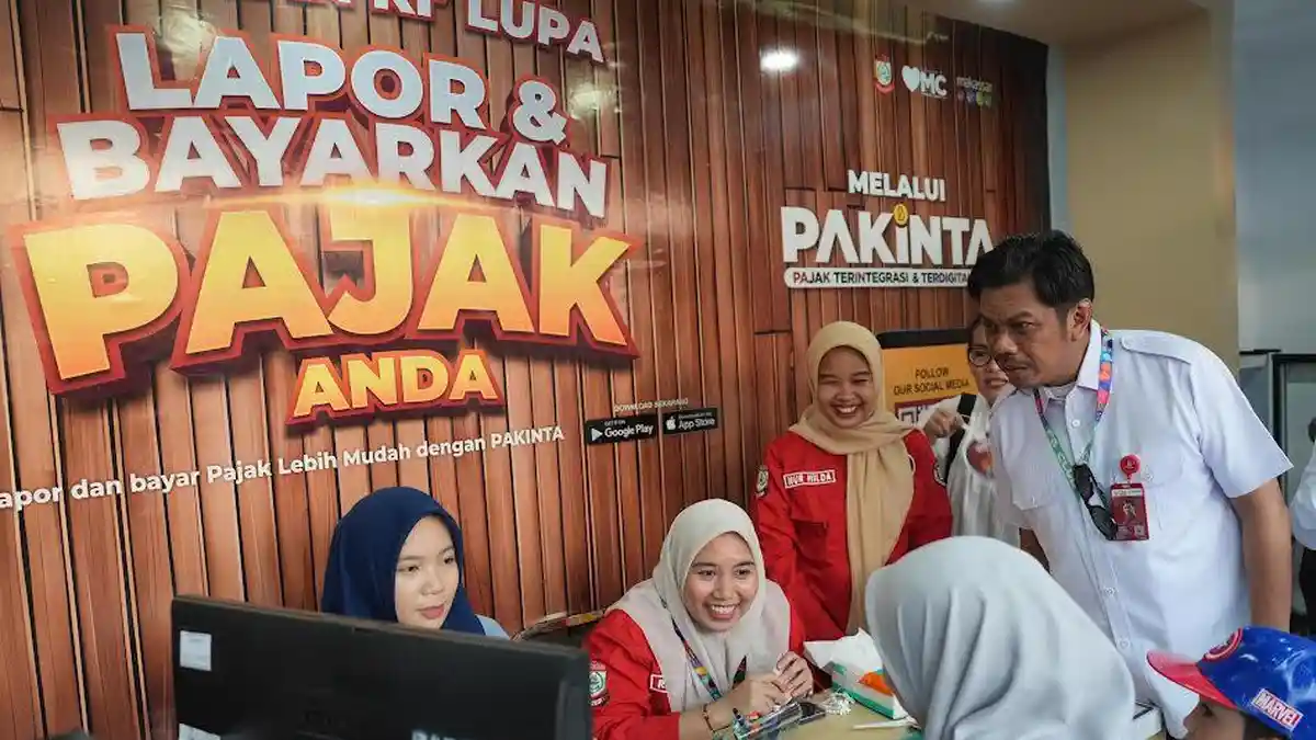 Bapenda Buka Booth di F8 Makassar, Bayar PBB Gratis Minyak Goreng