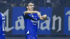 Andrew-Jung-melakukan-selebrasi-Persib-Bandung.jpg