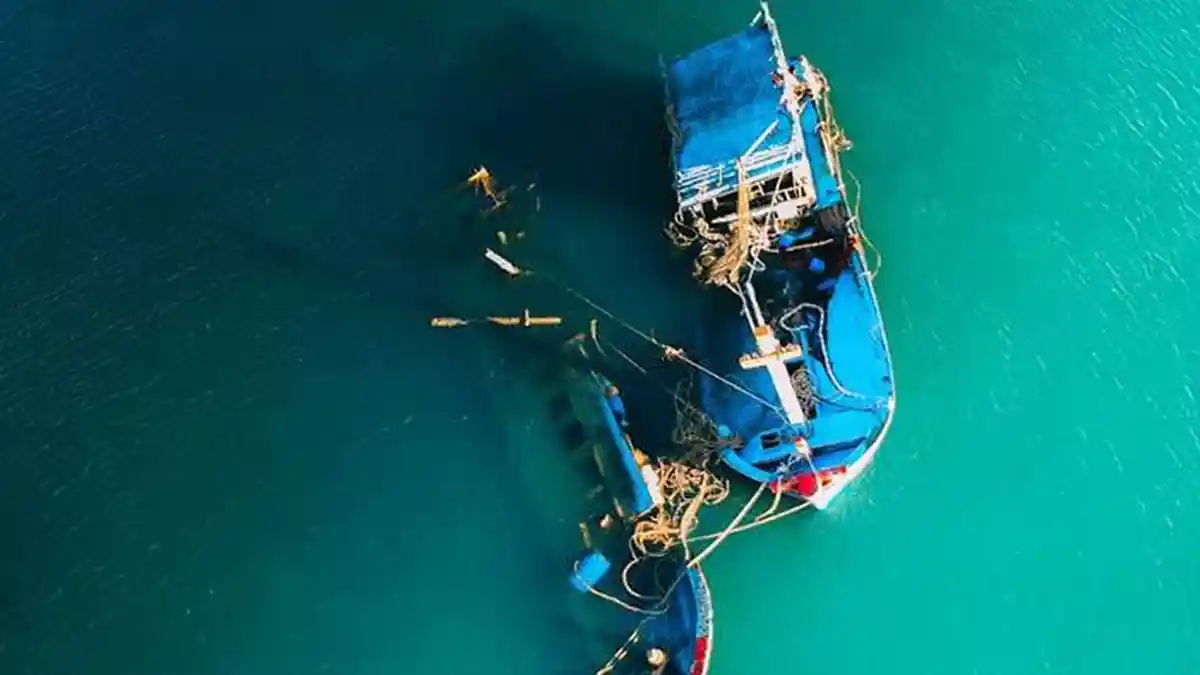 Momen ABK KM Sabar Subur I Terombang Ambing di Perairan Karimunjawa, Pegang Pelampung Seadanya