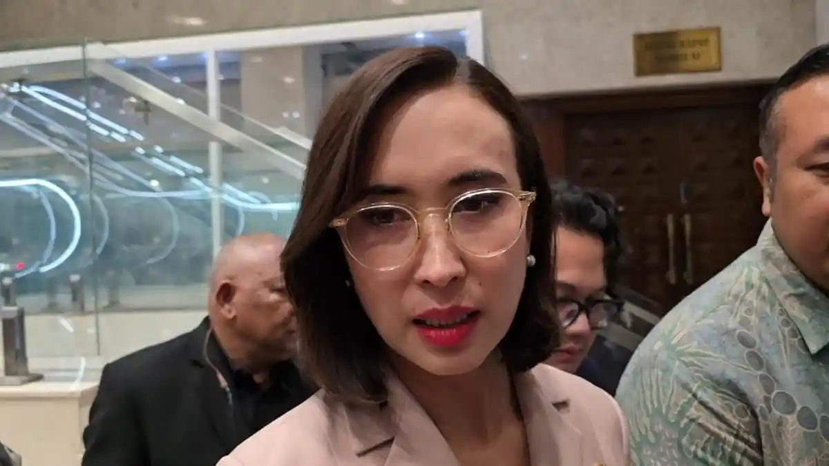 Raker di DPR, Menpar Jelaskan Strategi Jaga Target Pariwisata Hadapi Dampak Konflik Timur Tengah