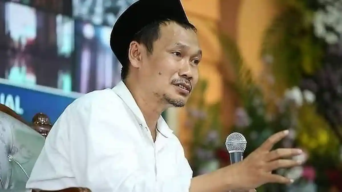 JAWABAN Gus Baha Ditanya Soal Kasus Miftah Maulana Olok-olok Penjual Es Teh, Banjir Pujian Netizen