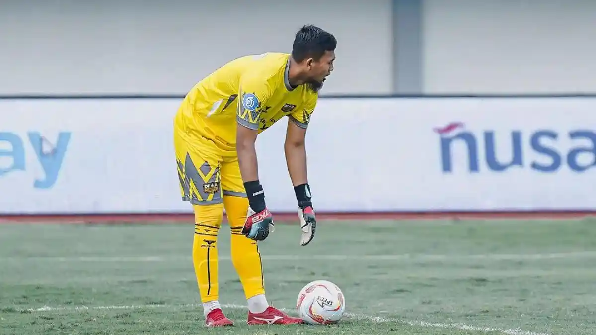 Persib Bandung 'Kesalahan' Lepas Deden? Gemilang di Dewa United, Kiper Asing Bisa Tersingkir