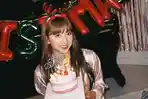 dita-karang-idol-k-pop-asal-indonesia-ulang-tahun-saat-natal_cerita-seleb.jpg