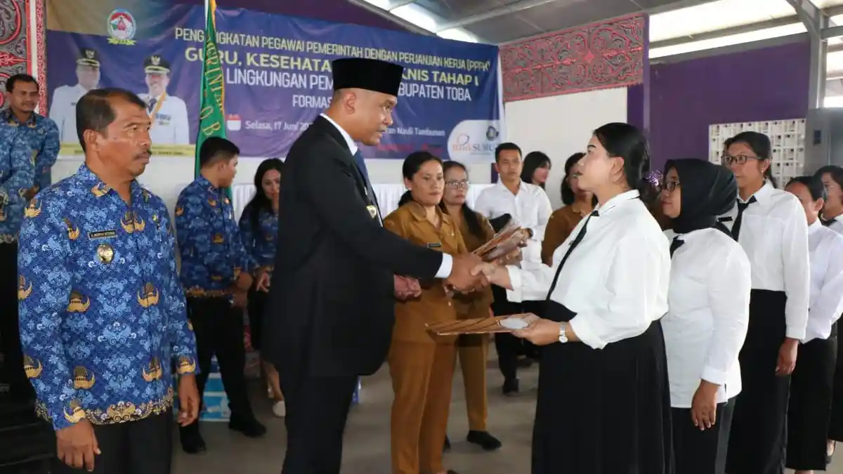 Sebanyak 444 PPPK Terima SK, Bupati Toba: Tuhan Jawab Doa Kita