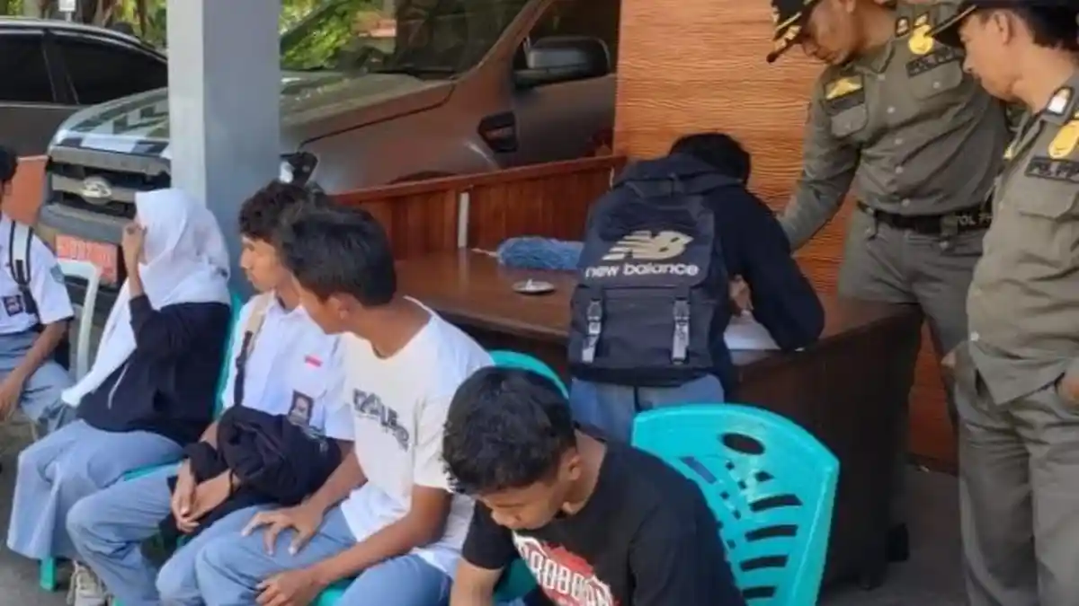 Bolos Sekolah Sampai Ungaran, Rombongan Pelajar Asal Gubug Grobogan Diamankan Satpol PP