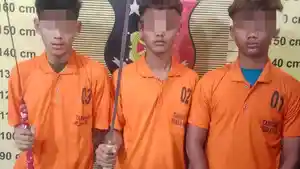 Ketiga-pelaku-perampokan-saat-diamankan-polisi-Ho.jpg