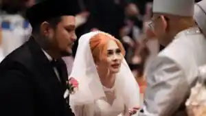Lindi-Fitriyana-istri-Virgoun-membuat-Febby-Carol-nasihati-Inara-Rusli.jpg