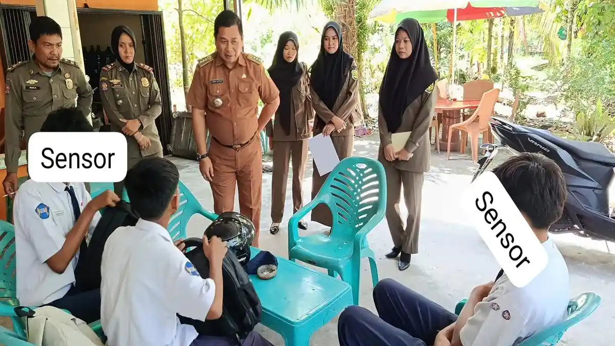 Pelajar SMP di Sambas Terjaring Razia Satpol PP, Asyik Bolos di Warkop