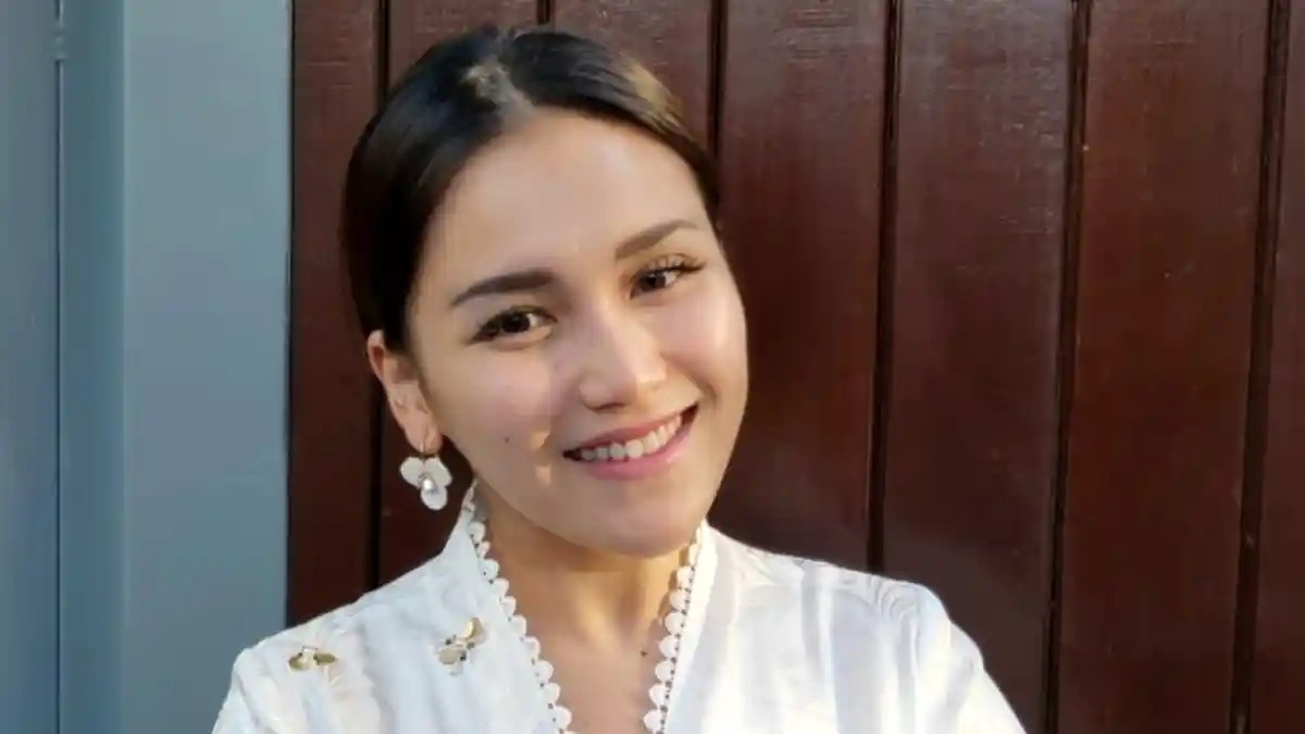 Pernah Berstatus Pernikahan Tercepat, Mengapa Ayu Ting Ting Seolah Betah Menjanda?